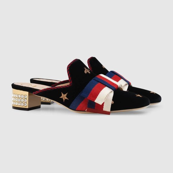 Gucci Gloves scarf, Chanel tights, Mulberry bag - Picture 4 of 16